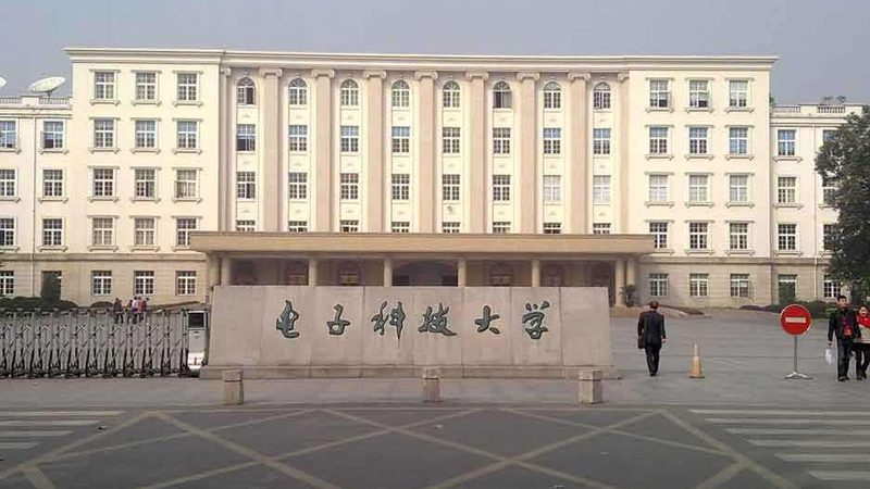 揭秘深圳PCB打样：厂家报价背后的技术考量